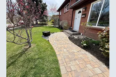 6784 S 1530 E, Cottonwood Heights, UT 84121 - Photo 2