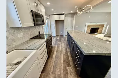 6784 S 1530 E, Cottonwood Heights, UT 84121 - Photo 10