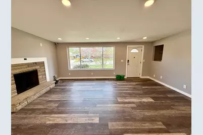 6784 S 1530 E, Cottonwood Heights, UT 84121 - Photo 10