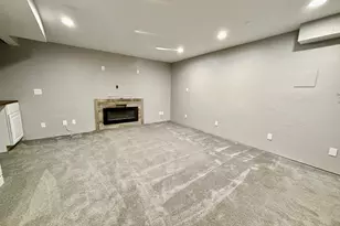 6784 S 1530 E, Cottonwood Heights, UT 84121 - Photo 12