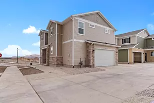 295 E Kanab Creek Dr, Saratoga Springs, UT 84045 - Photo 2