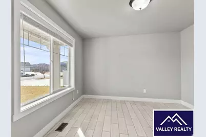 873 E 675 N, Wellsville, UT 84339 - Photo 4