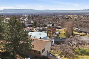 384 S Eastoaks E, Fruit Heights, UT 84037 - Photo 4