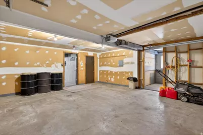 384 S Eastoaks E #5, Fruit Heights, UT 84037 - Photo 26