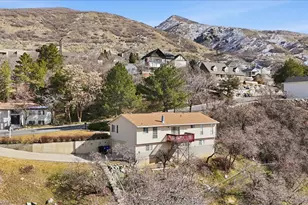 384 S Eastoaks E, Fruit Heights, UT 84037 - Photo 2