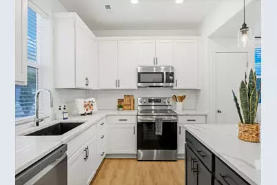 301 W Azure Sky Ln N, Salt Lake City, UT 84103 - Photo 2
