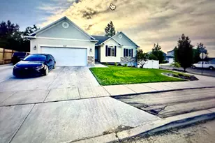 827 N 200 W, Tooele, UT 84074 - Photo 2