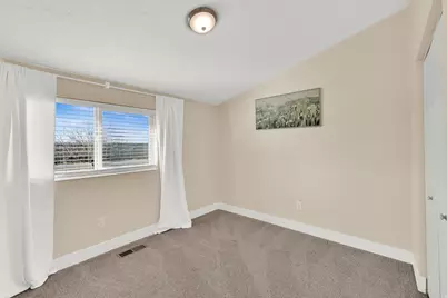 1171 N 725 W, Centerville, UT 84014 - Photo 28