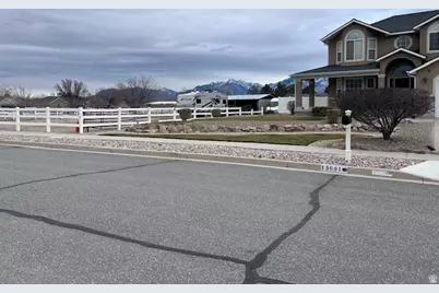 13691 S 3160 W, Riverton, UT 84065 - Photo 18