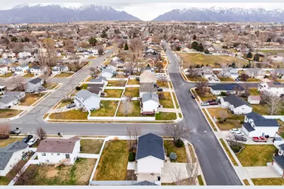 832 W 1520 N, Clinton, UT 84015 - Photo 40