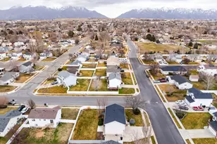 832 W 1520 N, Clinton, UT 84015 - Photo 40