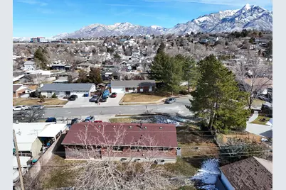 1092 E Platinum Way, Sandy, UT 84094 - Photo 2