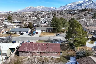 1092 E Platinum Way, Sandy, UT 84094 - Photo 2