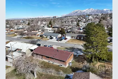1092 E Platinum Way, Sandy, UT 84094 - Photo 30