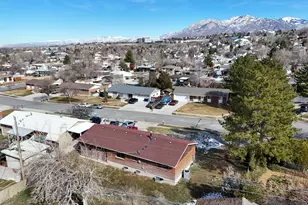 1092 E Platinum Way, Sandy, UT 84094 - Photo 30