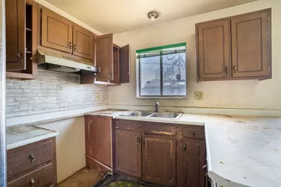 1092 E Platinum Way, Sandy, UT 84094 - Photo 6