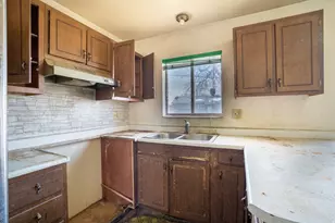 1092 E Platinum Way, Sandy, UT 84094 - Photo 6