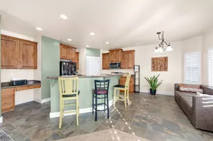 1842 E Rouen Circle, Holladay, UT 84117 - Photo 2