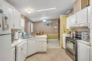 276 E Hidden View Dr, Sandy, UT 84070 - Photo 14