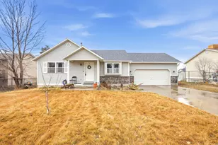 847 E Uintah Ave, Tooele, UT 84074 - Photo 2