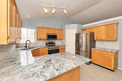 1224 E 970 N, Tooele, UT 84074 - Photo 8