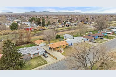 1199 N 450 W, Sunset, UT 84015 - Photo 6