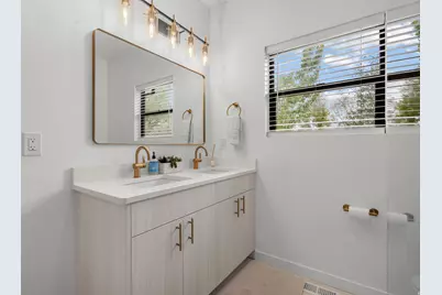 7240 S 525 E #B, Midvale, UT 84047 - Photo 12