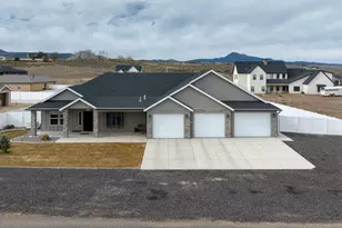 659 N Creekview Dr, Panguitch, UT 84759 - Photo 1