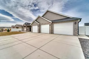 659 N Creekview Dr, Panguitch, UT 84759 - Photo 2