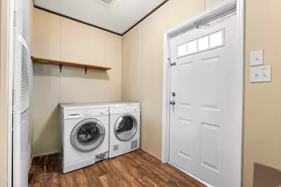 219 E Detroiter Cir, Murray, UT 84107 - Photo 14