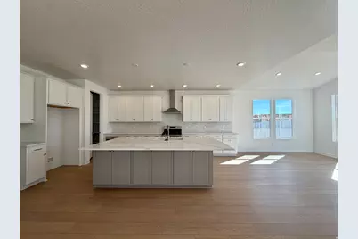 3019 N Kingbird Dr #404, Eagle Mountain, UT 84005 - Photo 2