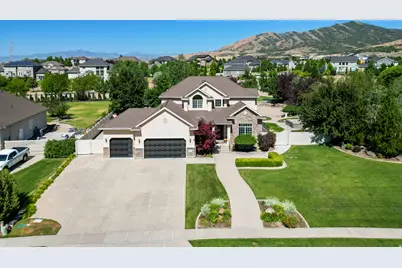 11597 N Sunset Hills Dr, Highland, UT 84003 - Photo 2