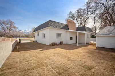 8558 S Center St, Sandy, UT 84070 - Photo 10