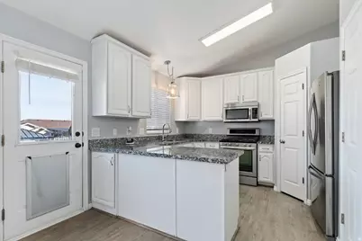 5244 W Shaggy Peak Dr, Riverton, UT 84096 - Photo 8