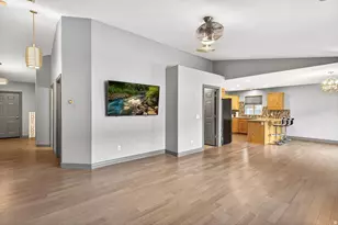 766 N Stonne Ln, Kaysville, UT 84037 - Photo 8