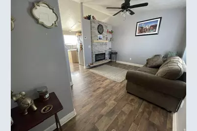 2376 S 2885 W, Syracuse, UT 84075 - Photo 2