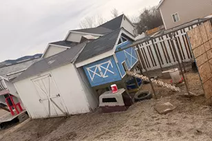 1374 E Falcon Ln, Eagle Mountain, UT 84005 - Photo 32