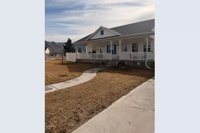 1374 E Falcon Ln, Eagle Mountain, UT 84005 - Photo 2