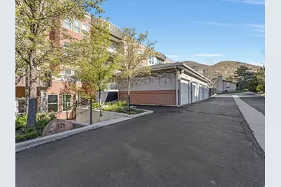 925 S Donner Way E #3400, Salt Lake City, UT 84108 - Photo 32