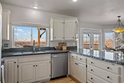 663 N 880 E, Springville, UT 84663 - Photo 14