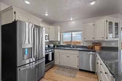 663 N 880 E, Springville, UT 84663 - Photo 16