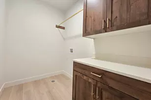 1019 W 200 N, Clearfield, UT 84015 - Photo 22