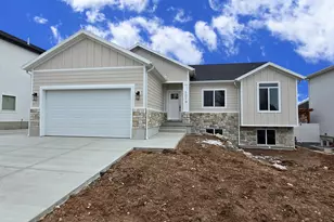 1019 W 200 N, Clearfield, UT 84015 - Photo 1