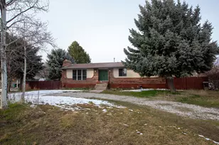 264 E 700 N, Harrisville, UT 84404 - Photo 2