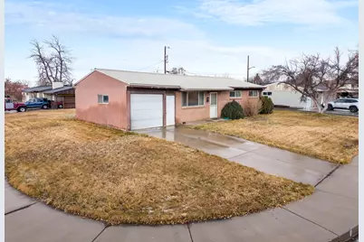 942 Sage Creek Cir, Springville, UT 84663 - Photo 2