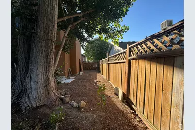 6022 S Park Wood Dr W, Kearns, UT 84118 - Photo 8