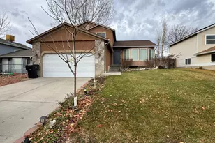 6022 S Park Wood Dr W, Kearns, UT 84118 - Photo 2