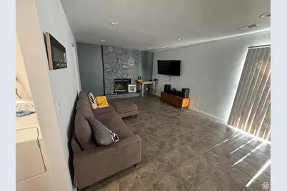 6022 S Park Wood Dr W, Kearns, UT 84118 - Photo 16