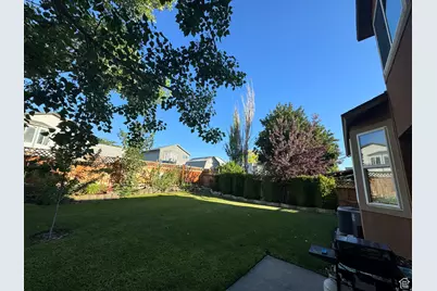 6022 S Park Wood Dr W, Kearns, UT 84118 - Photo 6