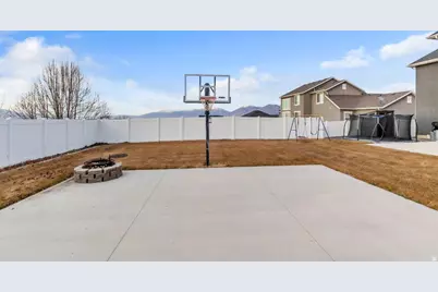 1033 N Christley Ln, Elk Ridge, UT 84651 - Photo 12